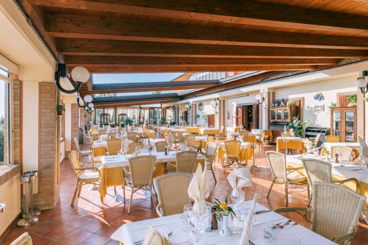 Agrihotel Elisabetta Collemezzano エクステリア 写真