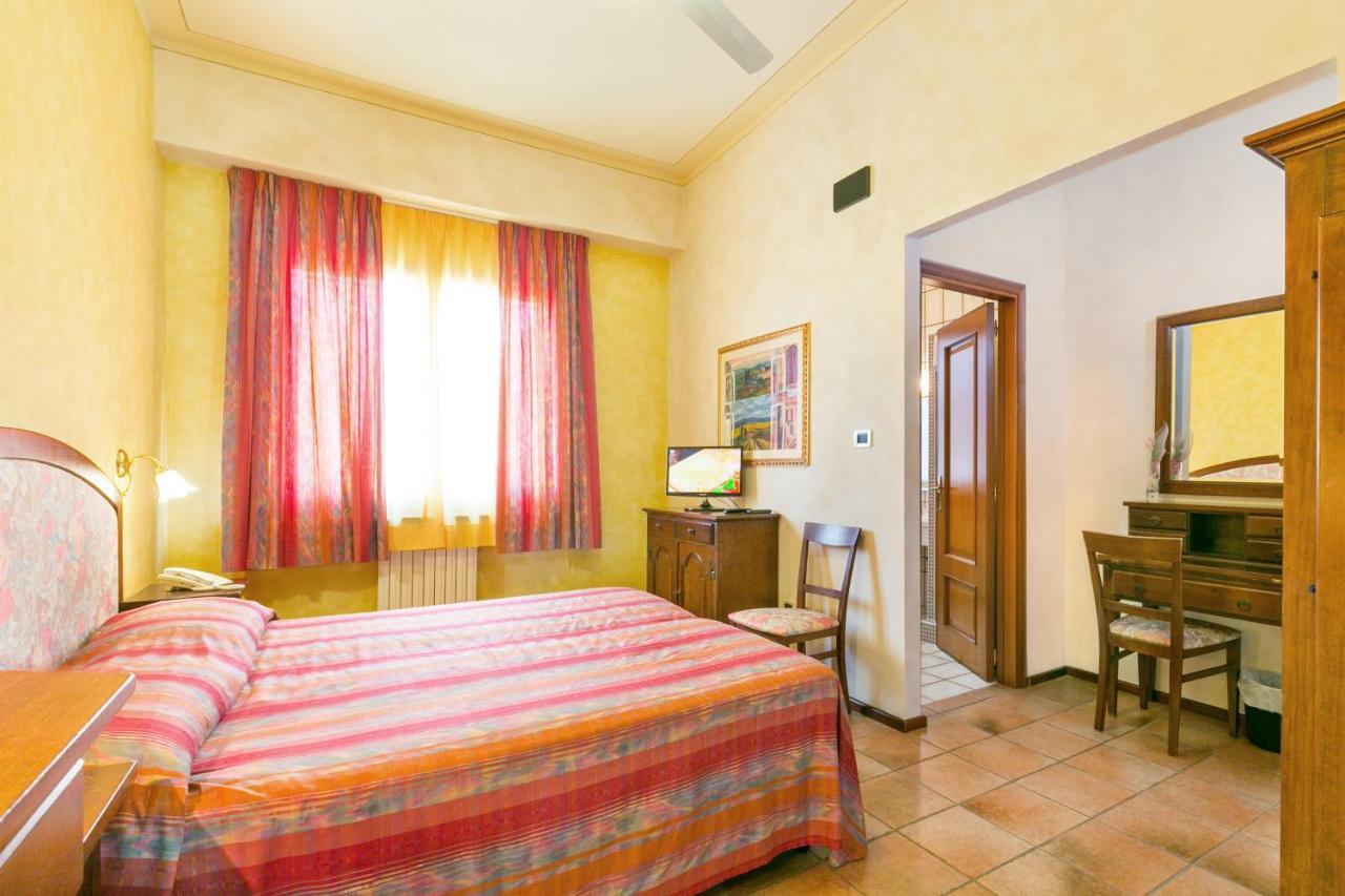 Agrihotel Elisabetta Collemezzano エクステリア 写真