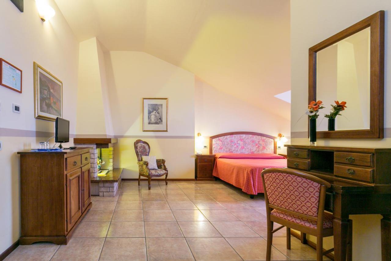 Agrihotel Elisabetta Collemezzano エクステリア 写真